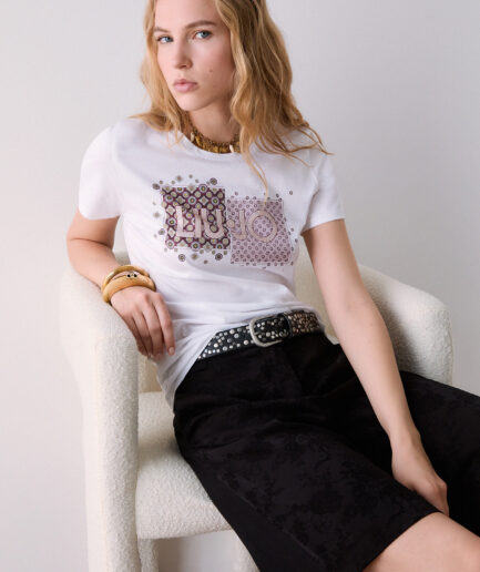 T-SHIRT CON LOGO