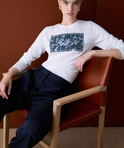 T-SHIRT CON LOGO